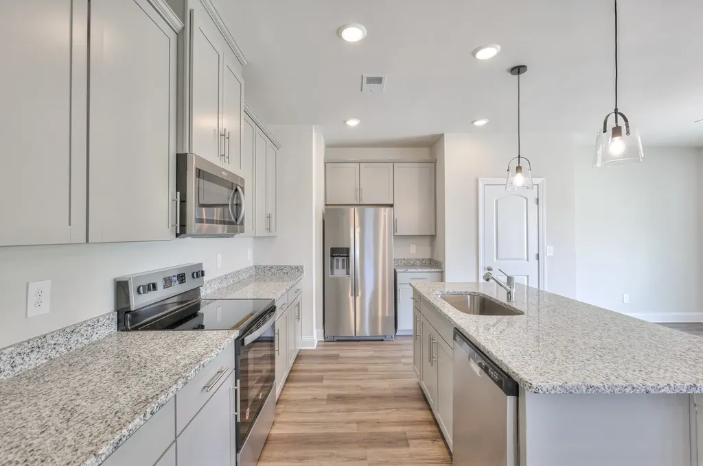 1786 Flora Grove Hermitage TN 37076