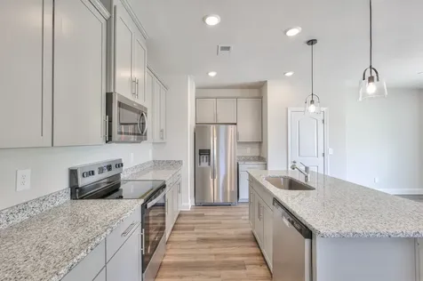1786 Flora Grove Hermitage TN 37076