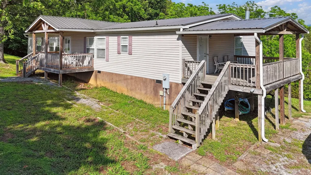 1366 Paradise Lane Dandridge TN 37725