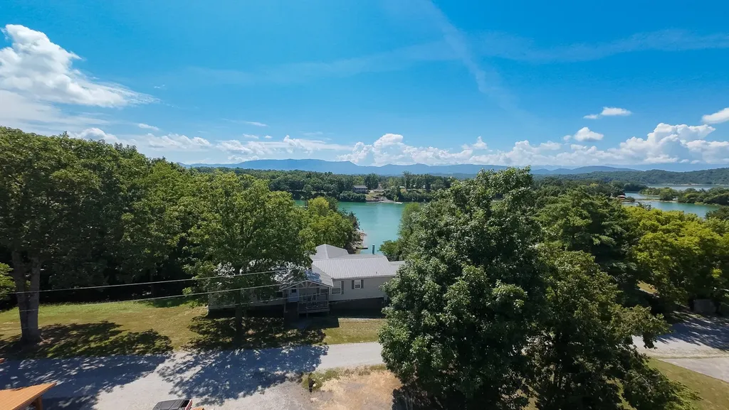 1366 Paradise Lane Dandridge TN 37725