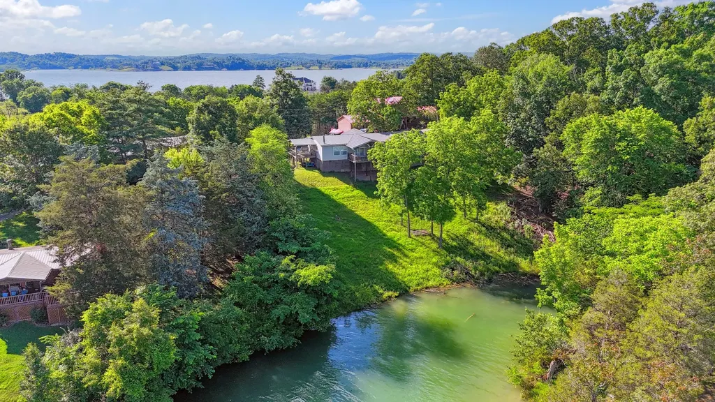 1366 Paradise Lane Dandridge TN 37725