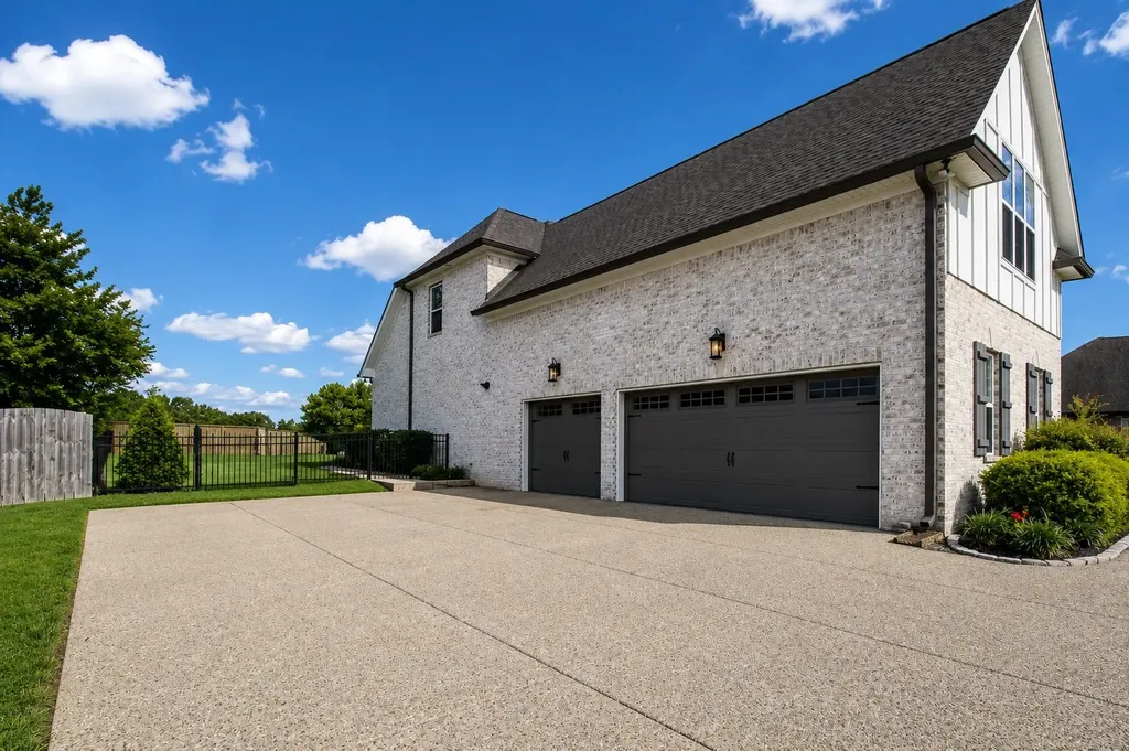 227 Amana Drive Lebanon TN 37087