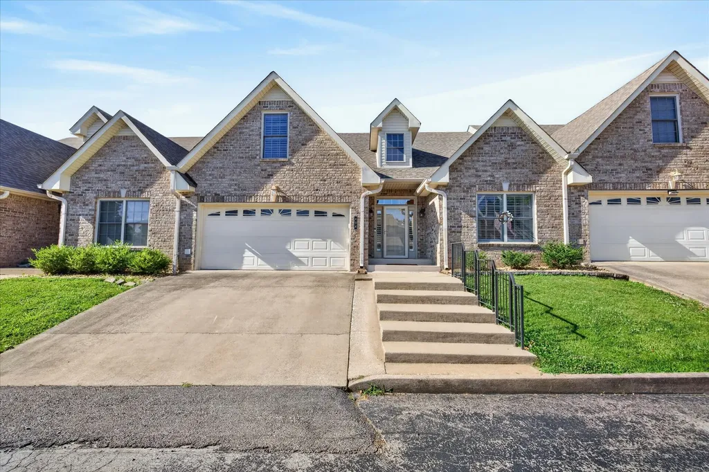 404 Country Club Court Clarksville TN 37043