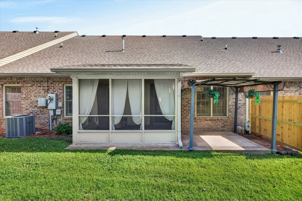 404 Country Club Court Clarksville TN 37043