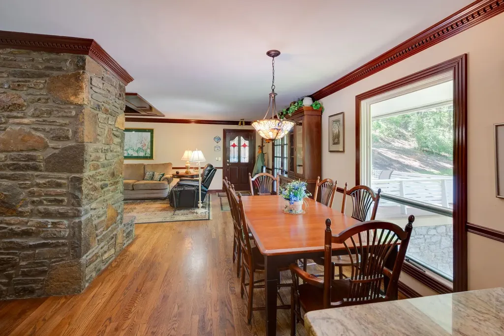 945 Forest Acres Court Nashville TN 37220