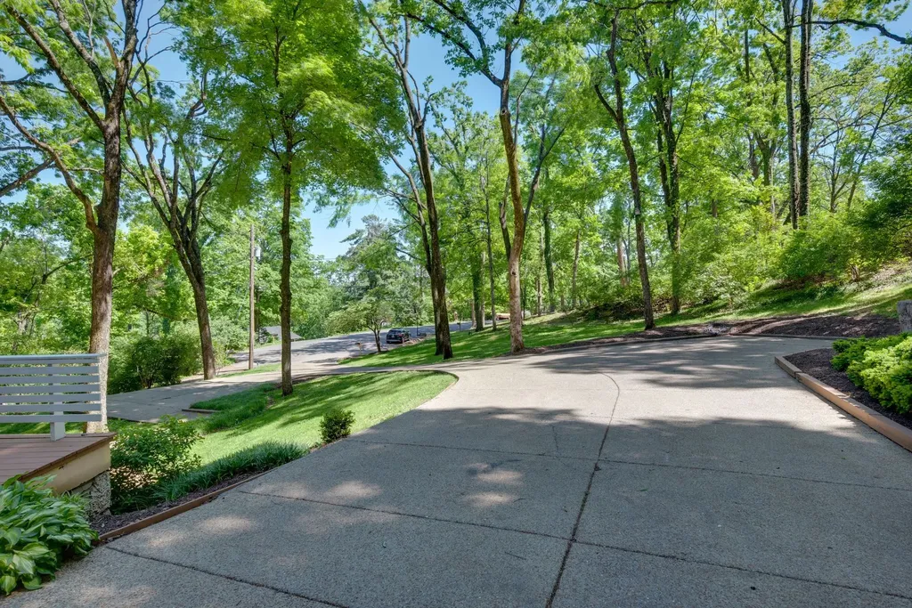 945 Forest Acres Court Nashville TN 37220