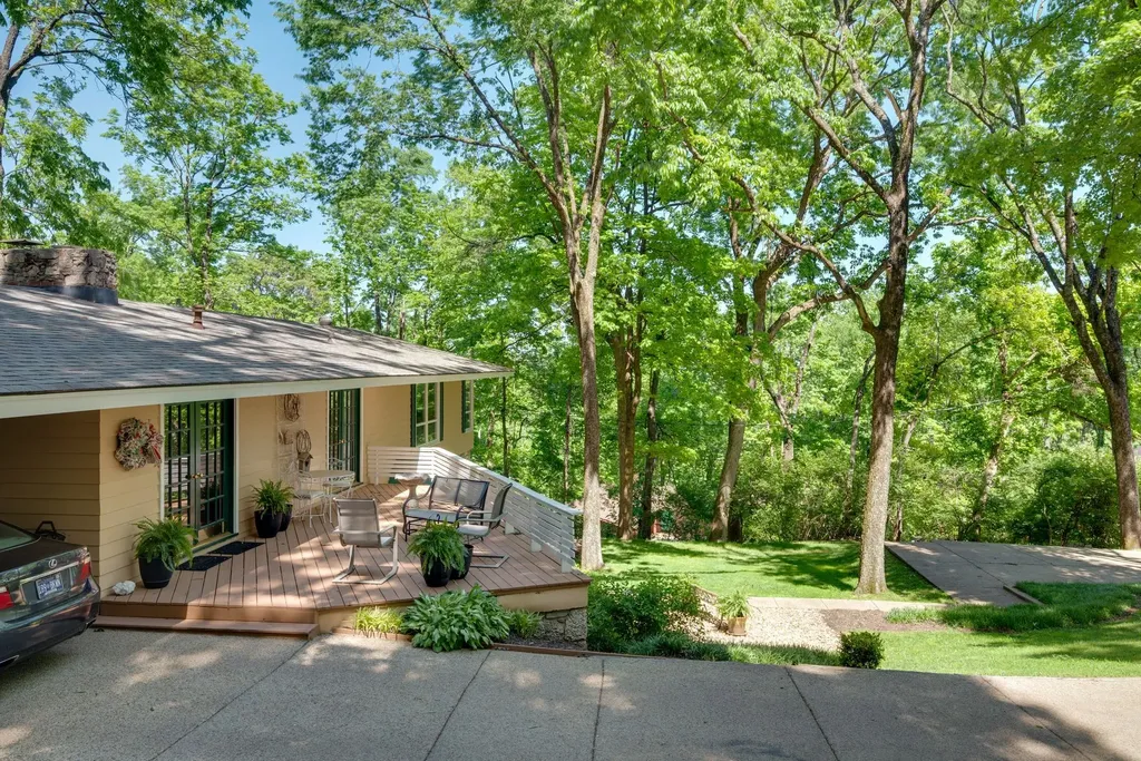 945 Forest Acres Court Nashville TN 37220