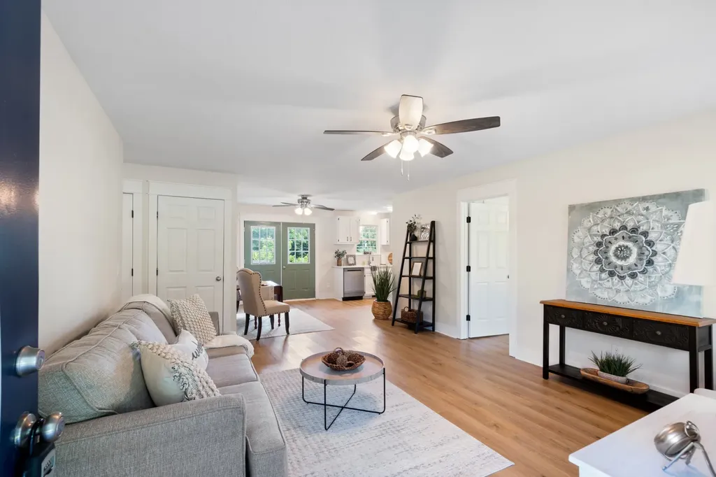 1099 Old County House Road Charlotte TN 37036
