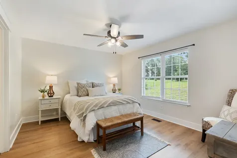 1099 Old County House Road Charlotte TN 37036