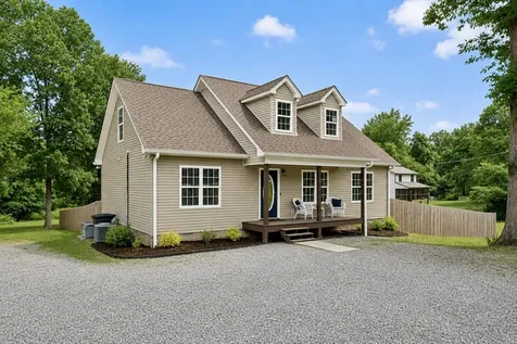 1099 Old County House Road Charlotte TN 37036