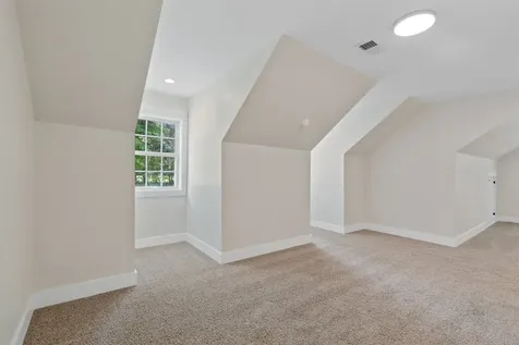 1099 Old County House Road Charlotte TN 37036