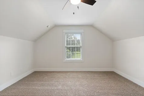 1099 Old County House Road Charlotte TN 37036