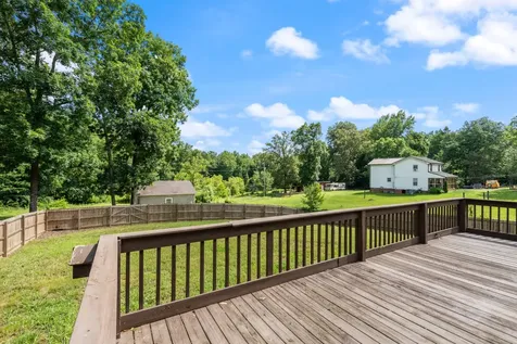 1099 Old County House Road Charlotte TN 37036