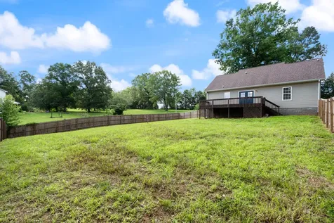 1099 Old County House Road Charlotte TN 37036