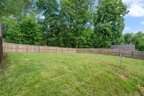 1099 Old County House Road Charlotte TN 37036