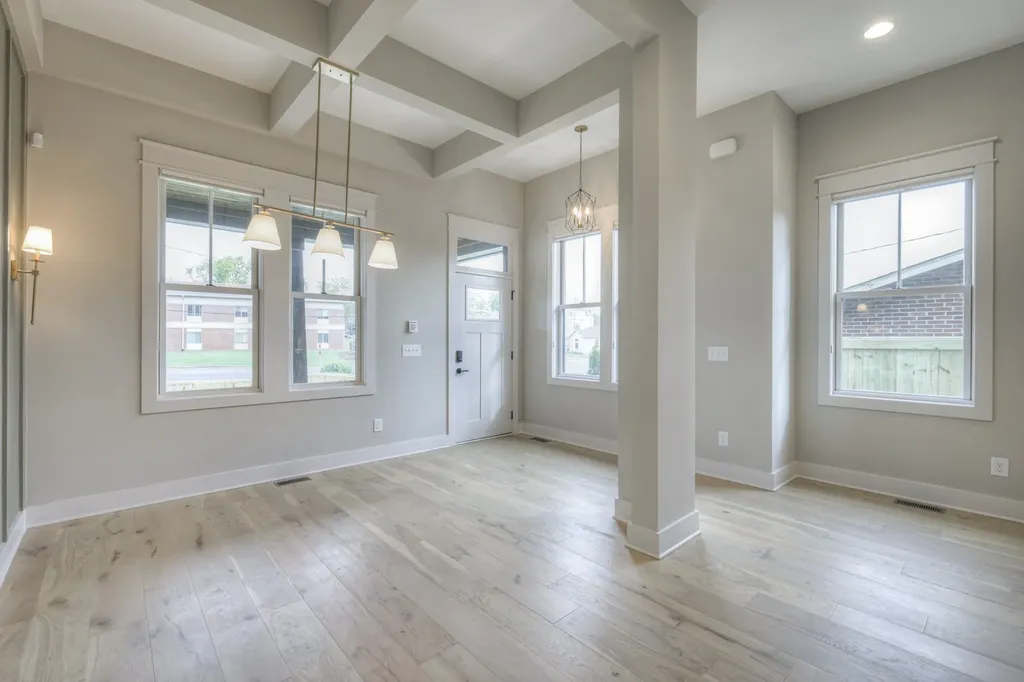 821B Acklen Avenue Nashville TN 37203