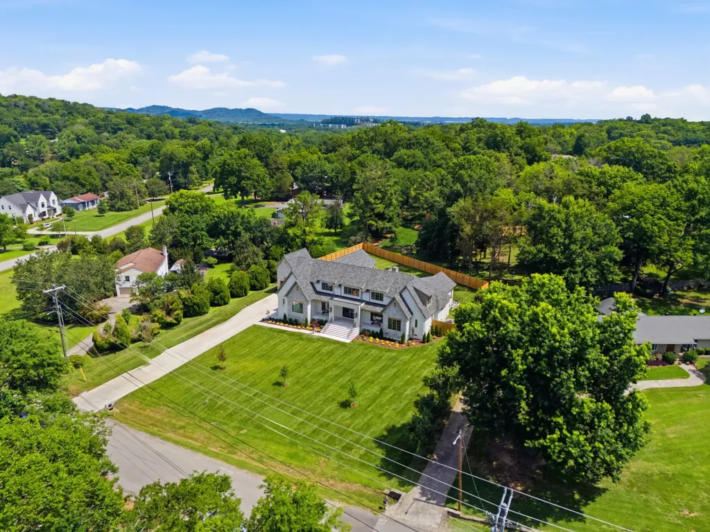 6544 Brownlee Drive Nashville TN 37205