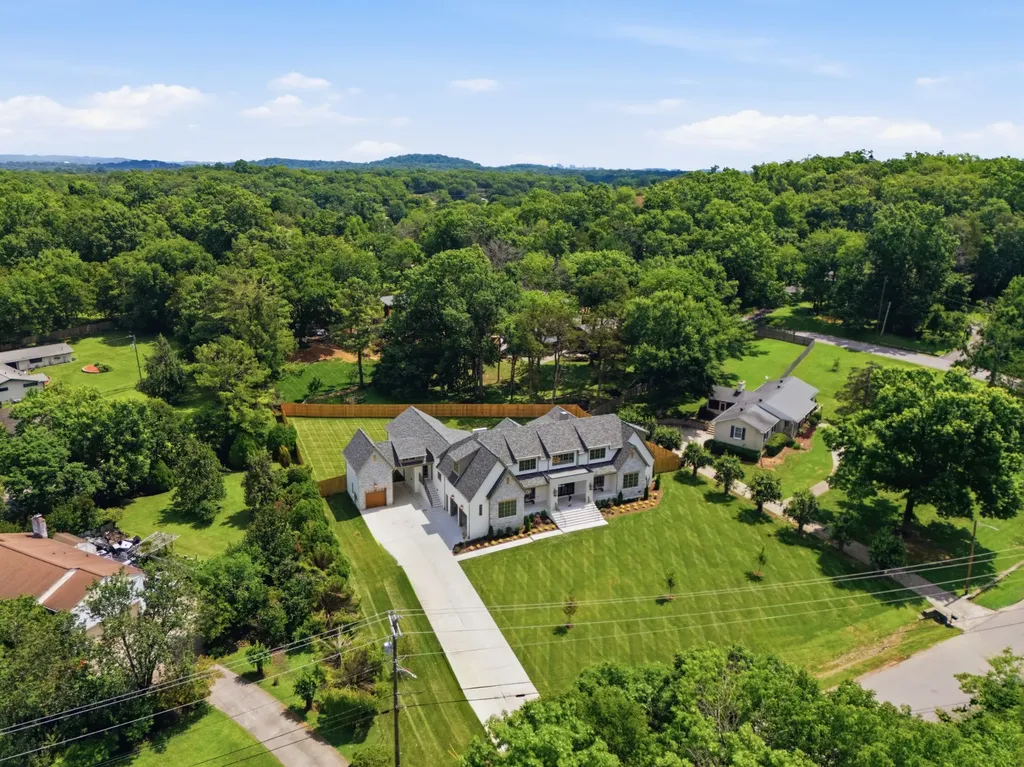 6544 Brownlee Drive Nashville TN 37205
