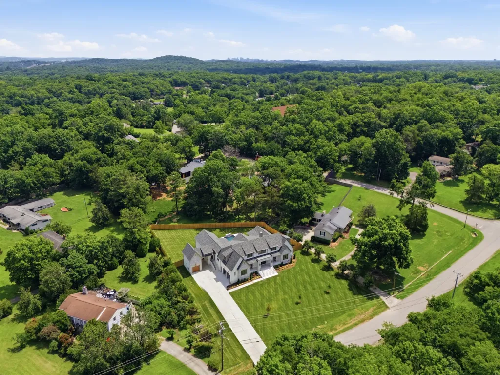 6544 Brownlee Drive Nashville TN 37205