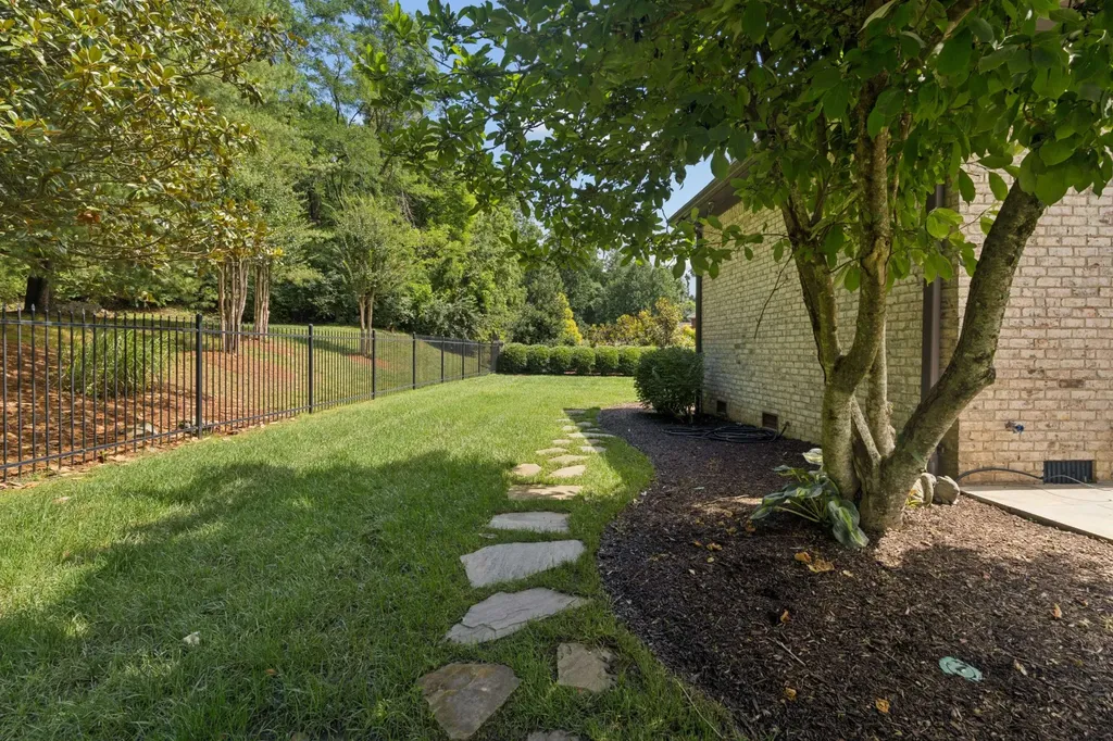 1008 Monroe Lane Brentwood TN 37027
