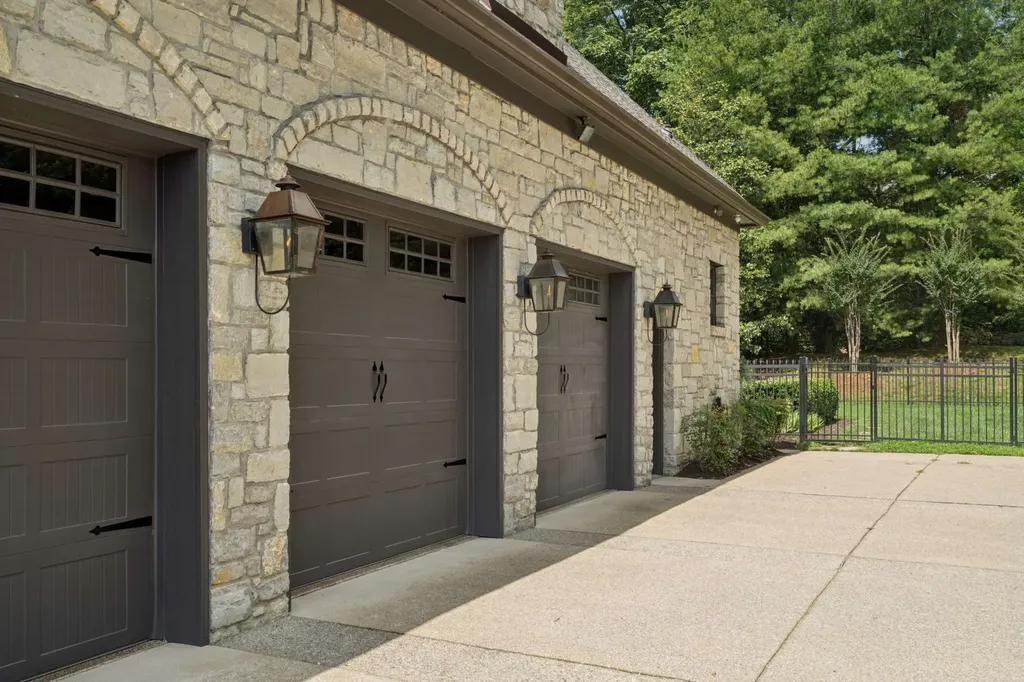 1008 Monroe Lane Brentwood TN 37027