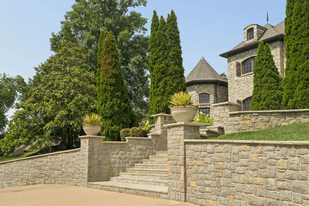 1008 Monroe Lane Brentwood TN 37027