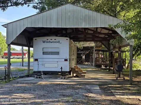 431 Pevahouse Camp Circle Decaturville TN 38329