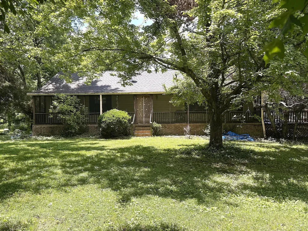 145 Crenshaw Road Bethpage TN 37022