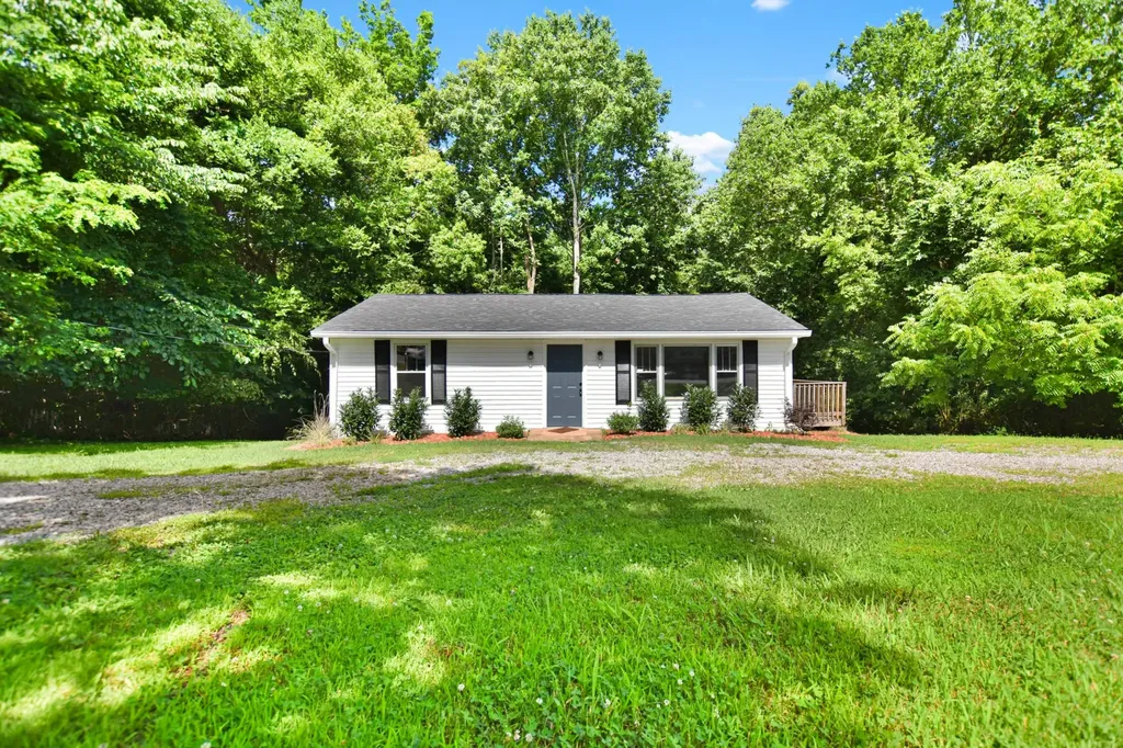 2447 Whitfield Road Clarksville TN 37040
