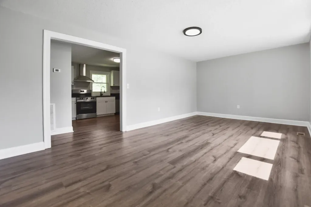 2447 Whitfield Road Clarksville TN 37040