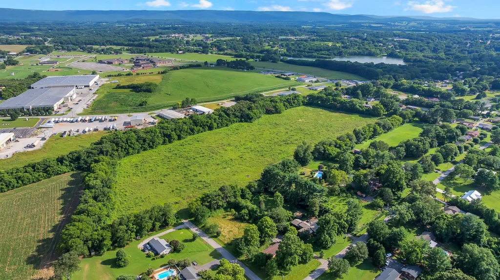 412 E Petty Lane Winchester TN 37398