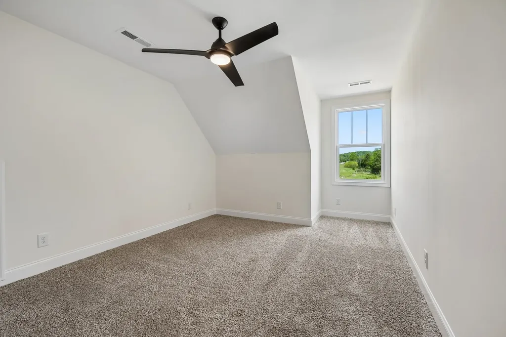 1990 Chicken Road Lebanon TN 37090
