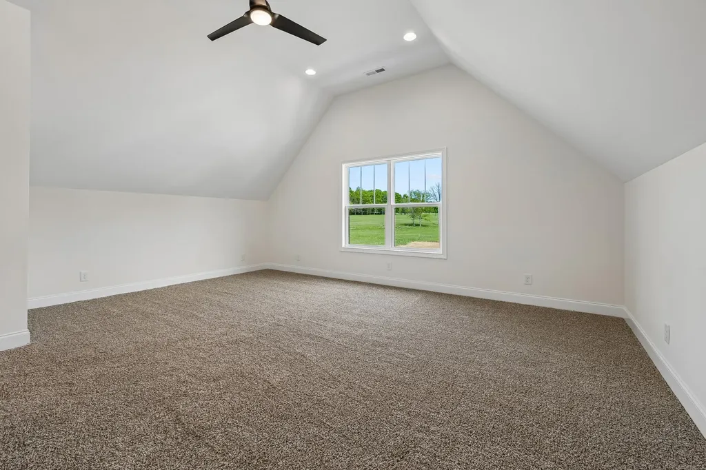 1990 Chicken Road Lebanon TN 37090