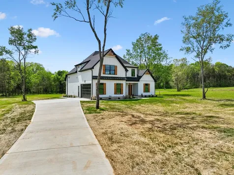 1990 Chicken Road Lebanon TN 37090