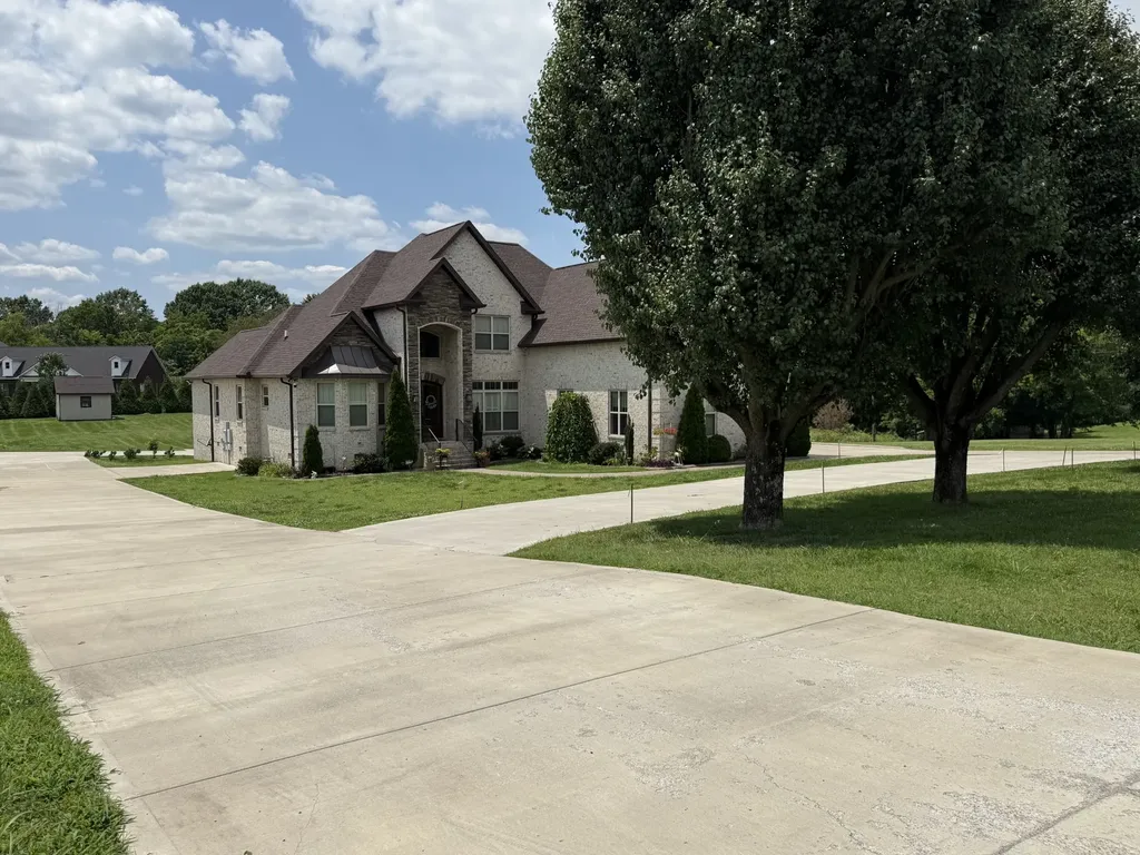 758 Waldron Road La Vergne TN 37086