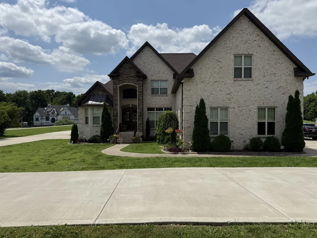 758 Waldron Road La Vergne TN 37086