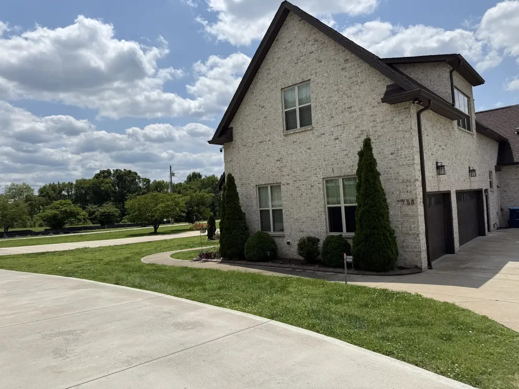 758 Waldron Road La Vergne TN 37086