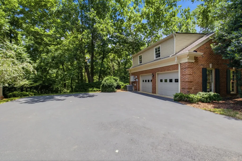 4383 Chickering Lane Nashville TN 37215