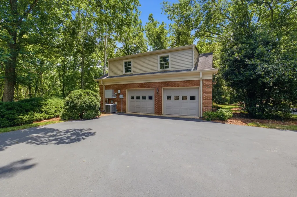 4383 Chickering Lane Nashville TN 37215