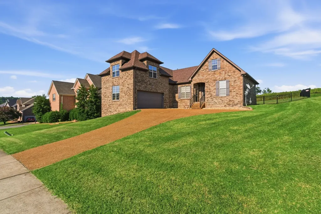 108 Shadowhaven Way N Hendersonville TN 37075