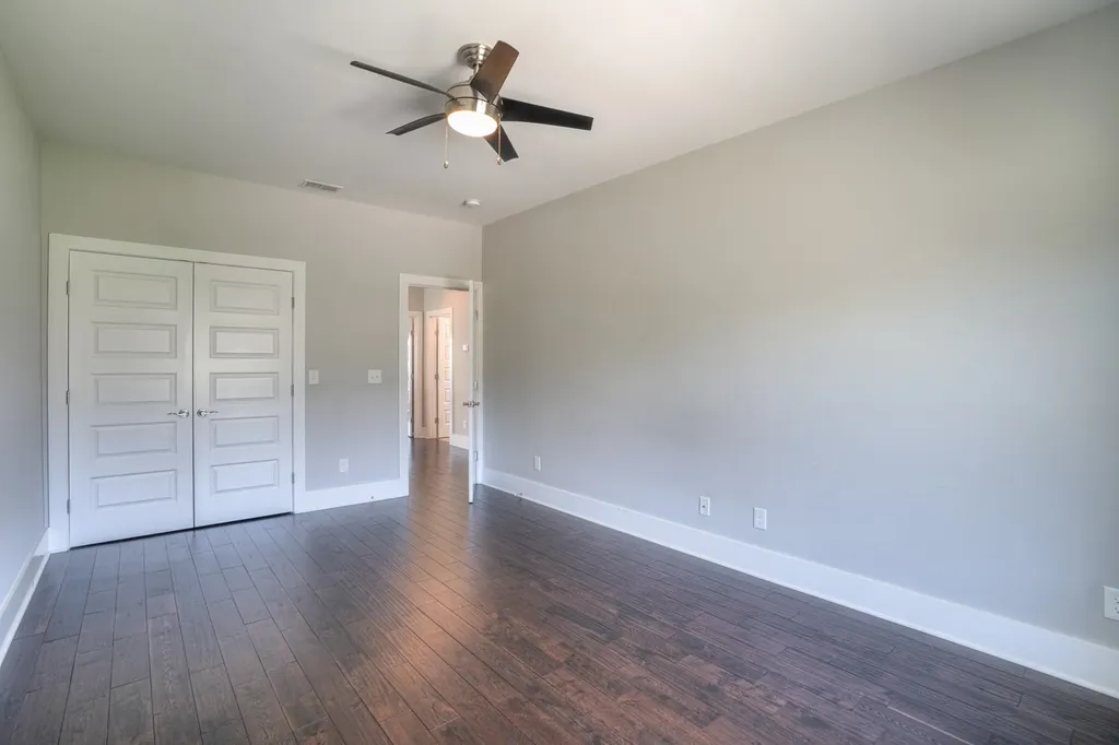 908 Youngs Lane Nashville TN 37207