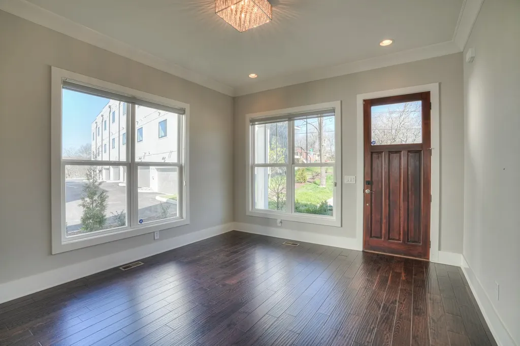 908 Youngs Lane Nashville TN 37207