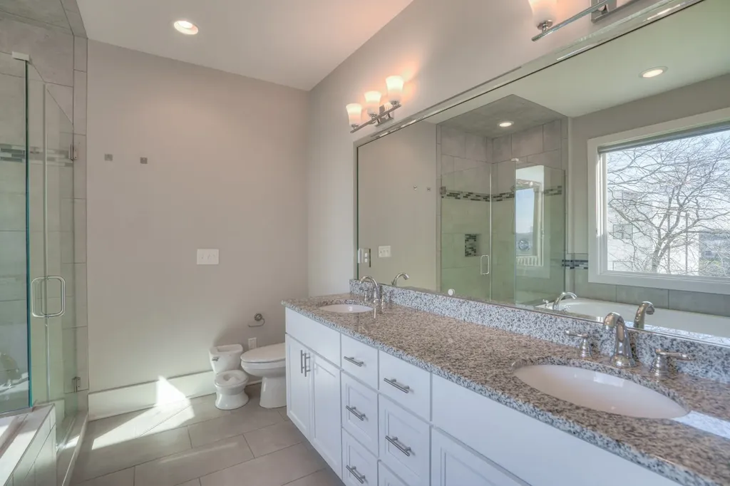 908 Youngs Lane Nashville TN 37207