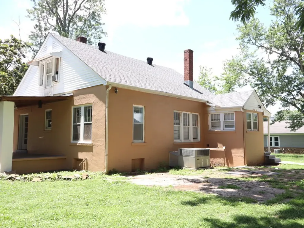 408 2nd Street Lawrenceburg TN 38464