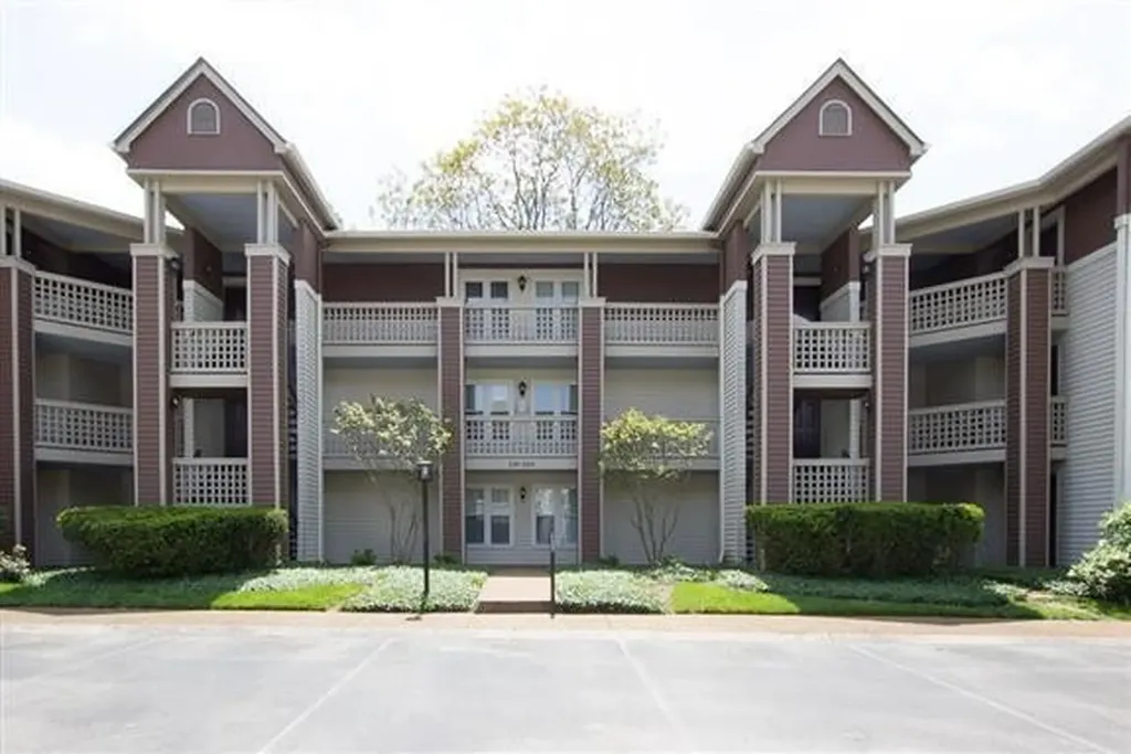 202 Hillsboro Place Nashville TN 37215
