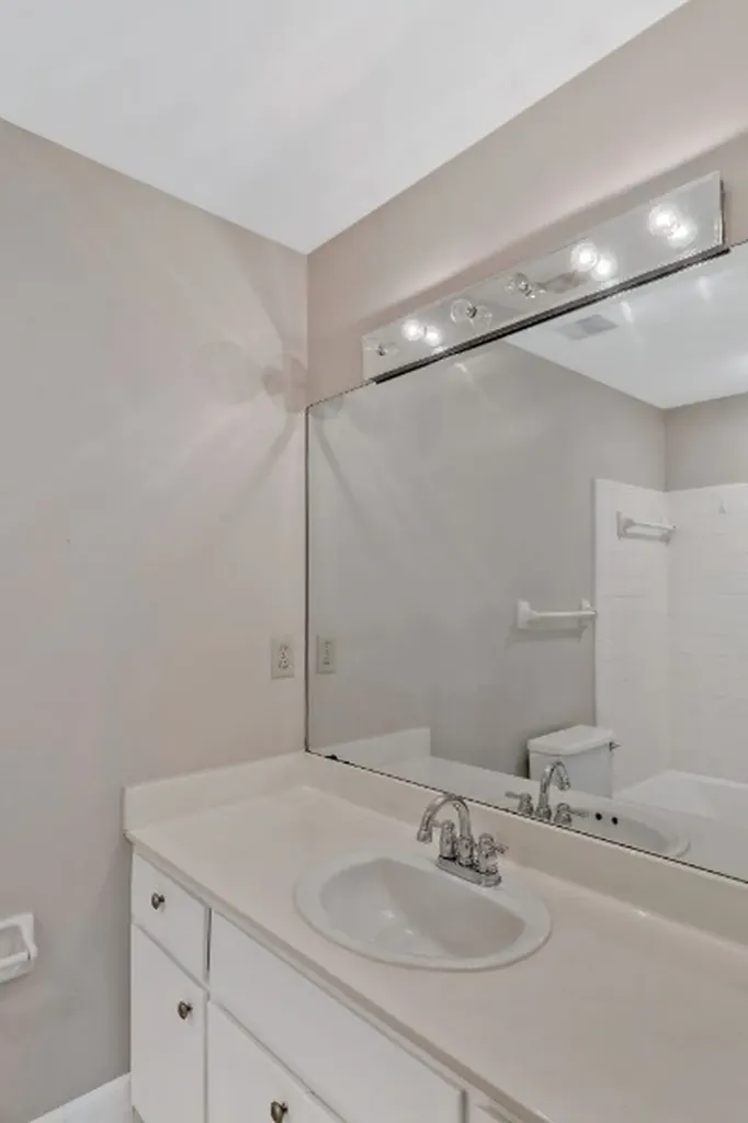 202 Hillsboro Place Nashville TN 37215