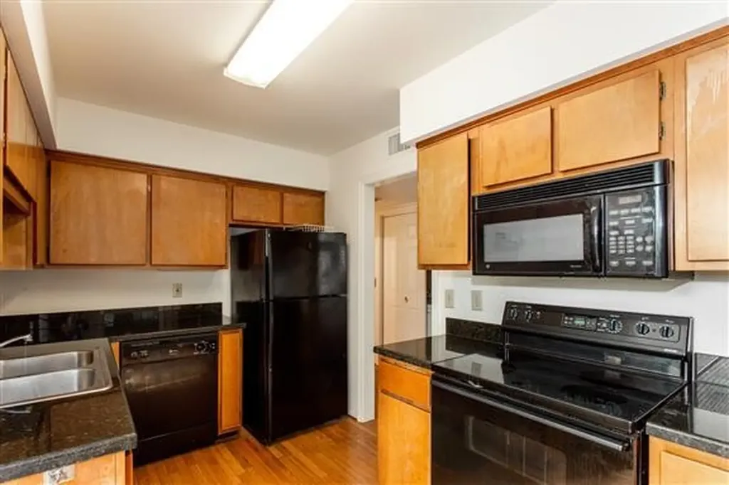 202 Hillsboro Place Nashville TN 37215