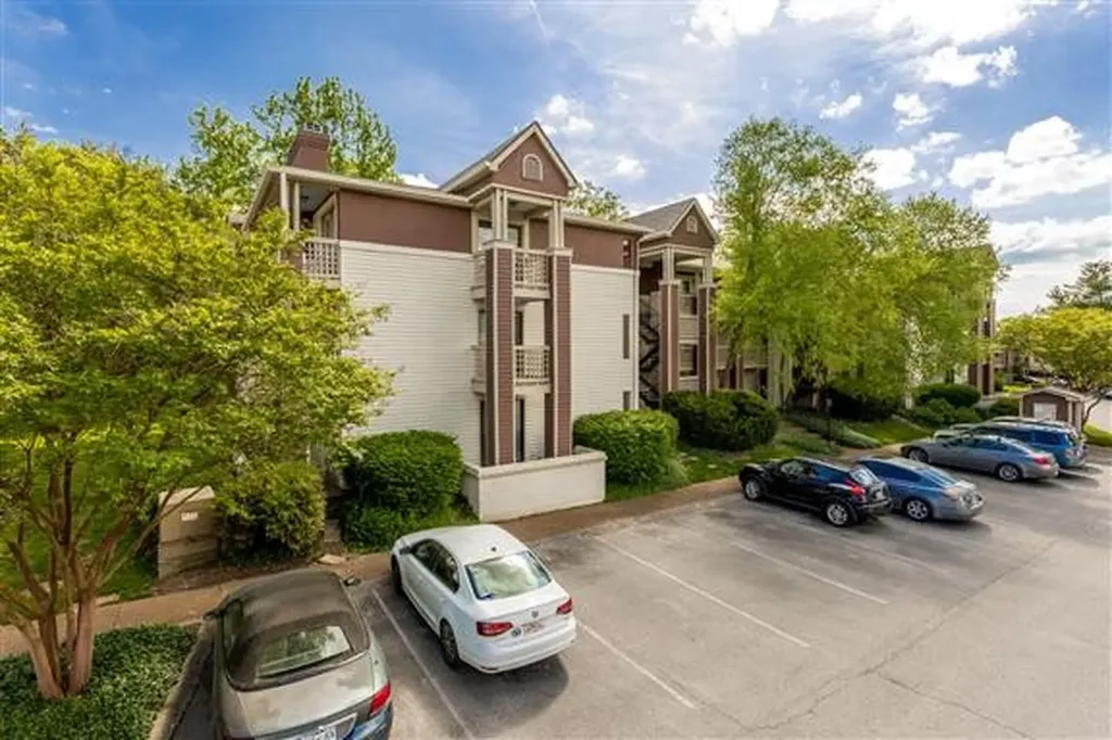 202 Hillsboro Place Nashville TN 37215