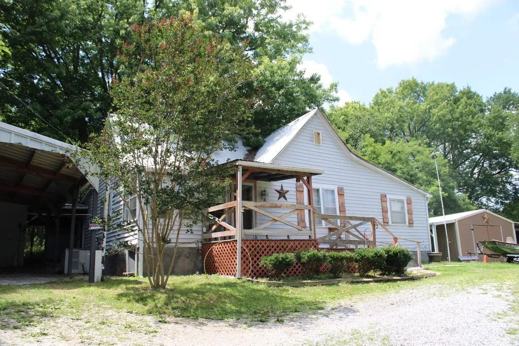 93 W Green Hill Road Mcminnville TN 37110