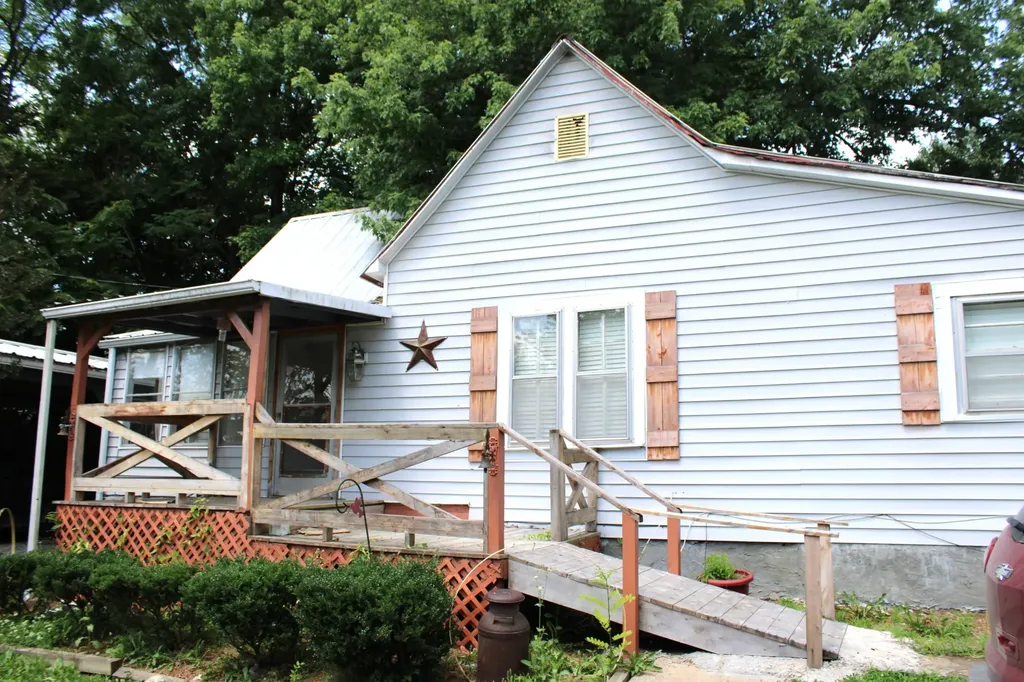 93 W Green Hill Road Mcminnville TN 37110